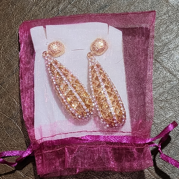 Earrings - Picture 5 of 5